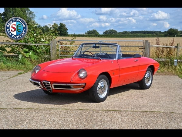 Main photograph for Alfa Romeo 1750 Veloce Spider