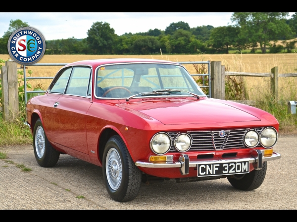 Main photograph for Alfa Romeo 2000 GTV